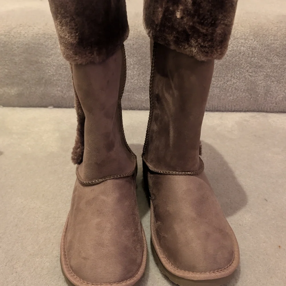 Cozy Brown Fur-Lined Boots